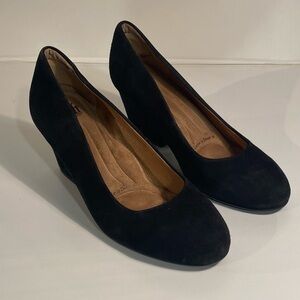 Softt Medina Black Suede Pumps Size 9.5